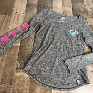 Nike Dri-Fit Miami Heat NBA‎ Long Sleeve Shirt Women’s Small Gray Pink Athletic